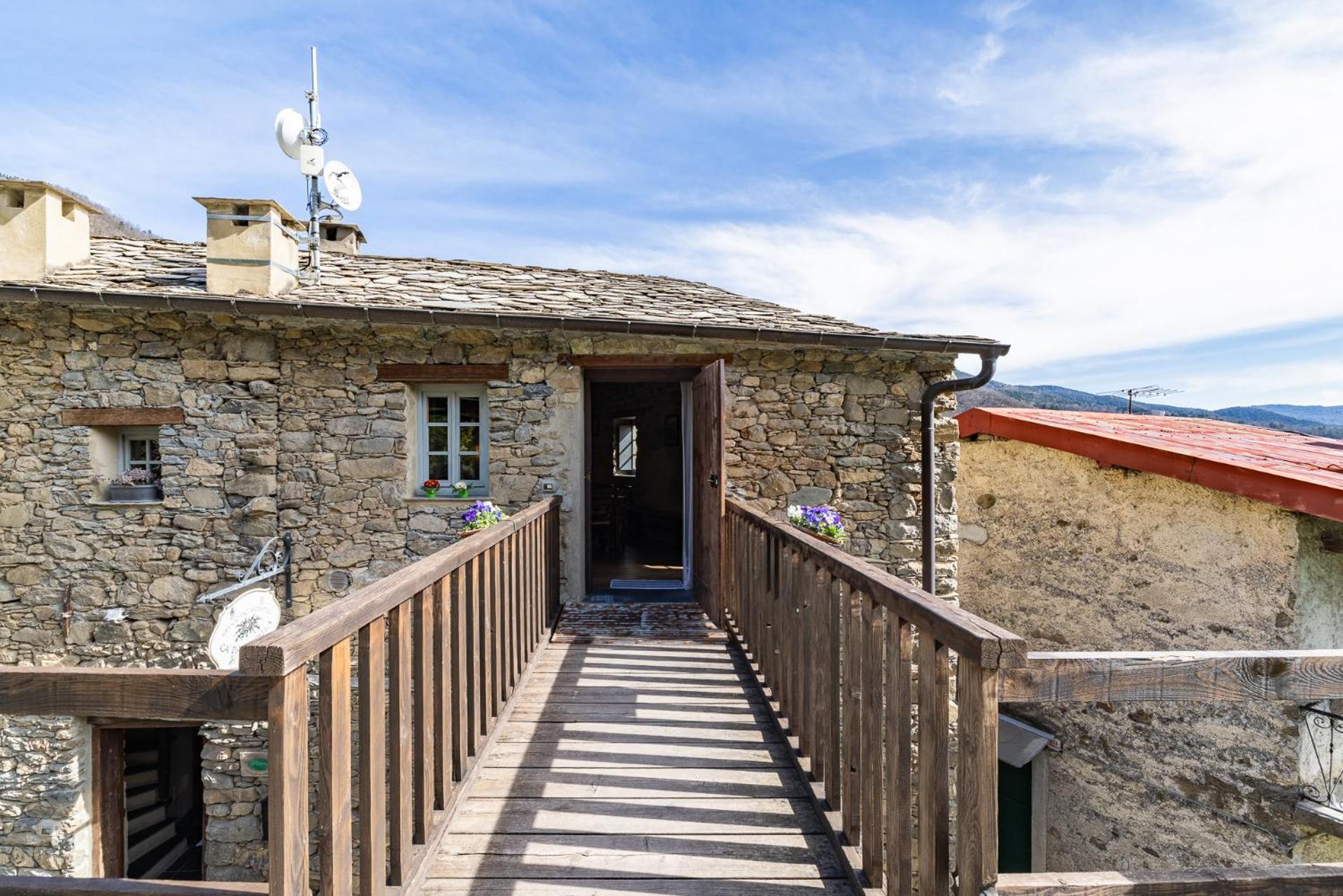 Rifugio Ca' Da Cardella Hotel Mendatica Exterior foto